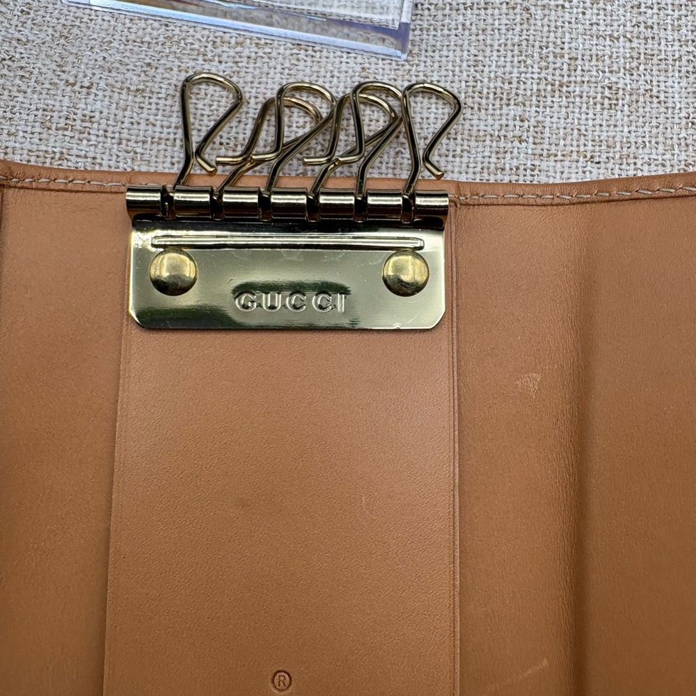 Gucci Tan Leather Key Holder - Picture 6 of 7